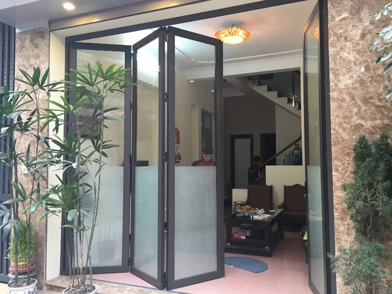 cua-xep-truot-gap-4-canh-agc-viet-nam